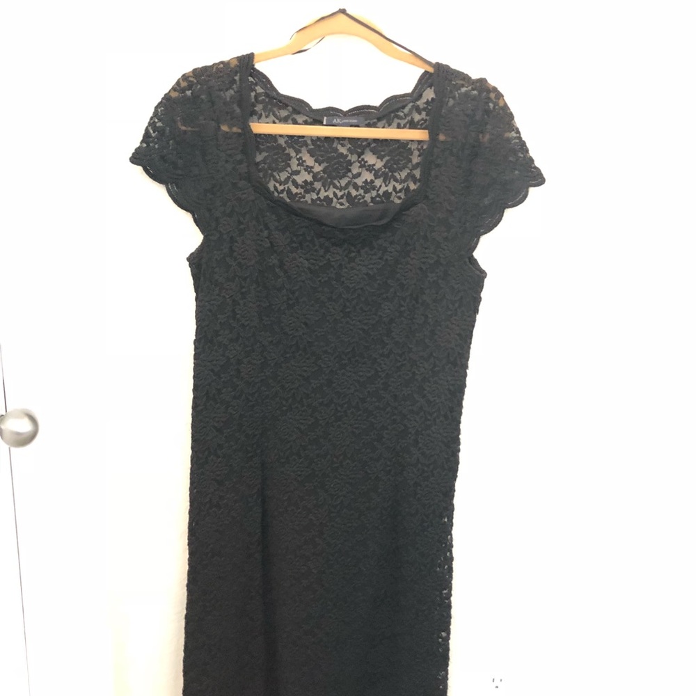 Black lace Anne Klein dress w/ cap sleeves. - Picture 2 of 6